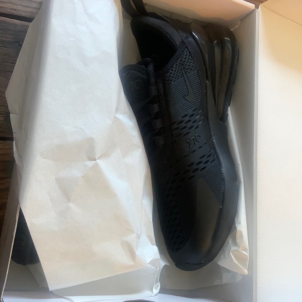 All black Nike air max 270
